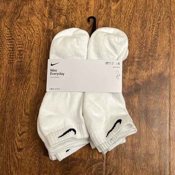 Nike Other - Nike Everyday Low Cotton Cushioned Socks 6 Pack